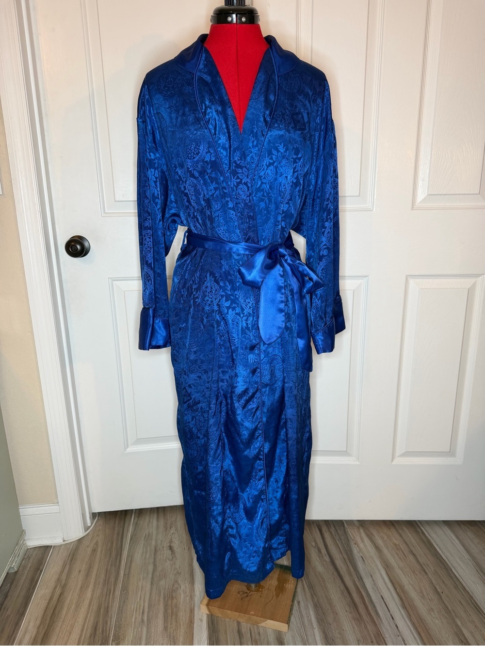 Victoria’s Secret Gold Label Size P/Small Royal Blue Long Jacquard Robe Vtg Y2K